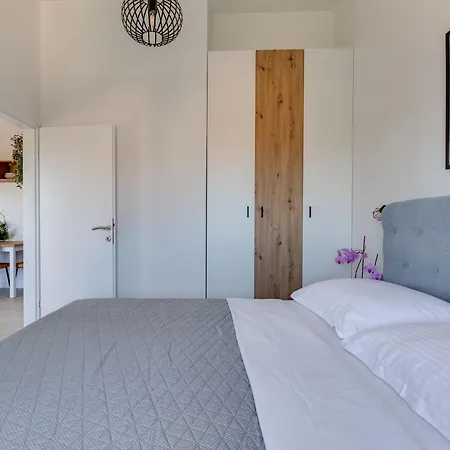 Appartamento Bonex-2 By Interhome